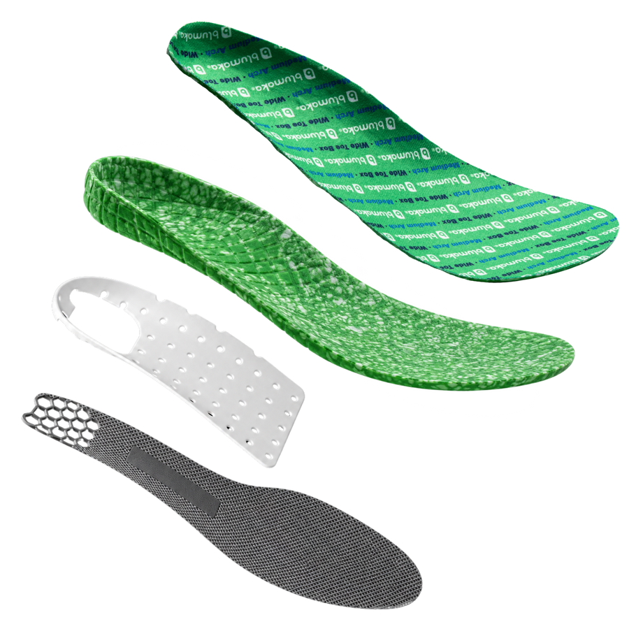 Exploded view of the Wide Toe Box insole: top cover, recycled ETPU foam, molded arch support and traction layer
